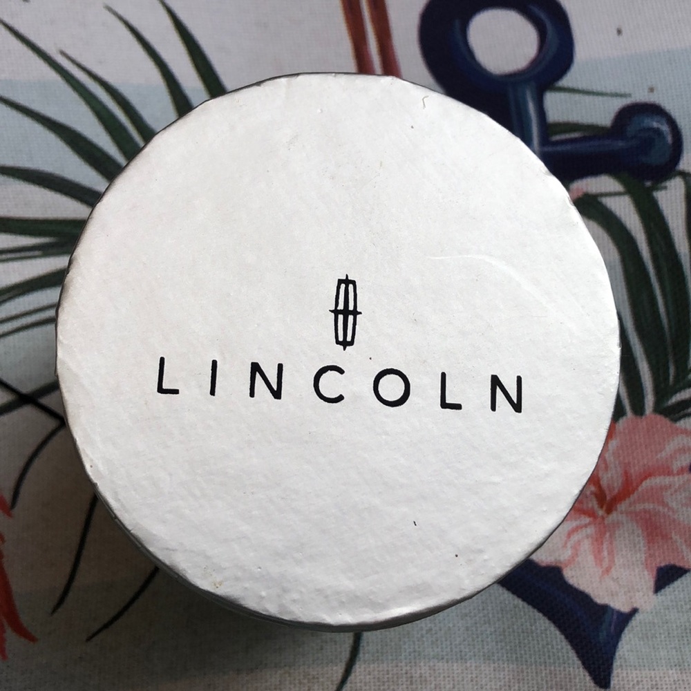 🚙Lincoln Candle + Rounded Box - Picture 2 of 6